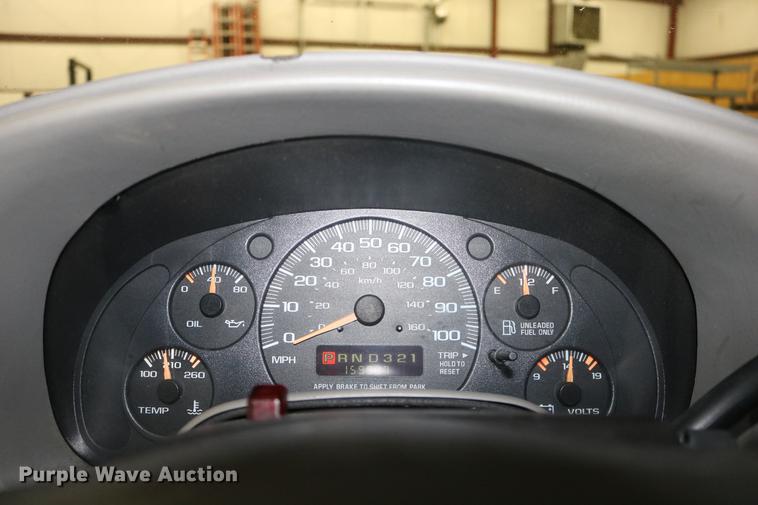 image for item DC3690 2005 GMC Safari van