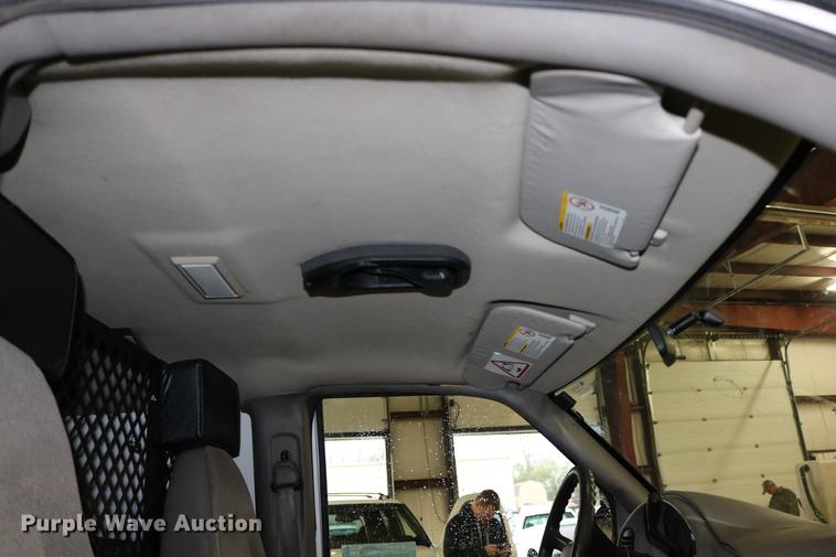 image for item DC3690 2005 GMC Safari van