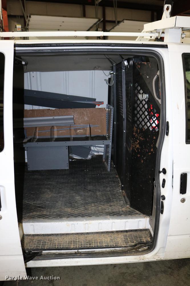 image for item DC3690 2005 GMC Safari van