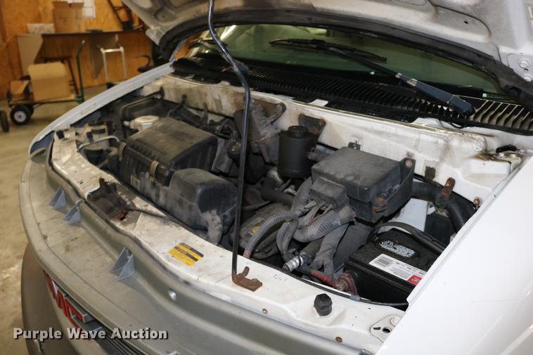 image for item DC3690 2005 GMC Safari van