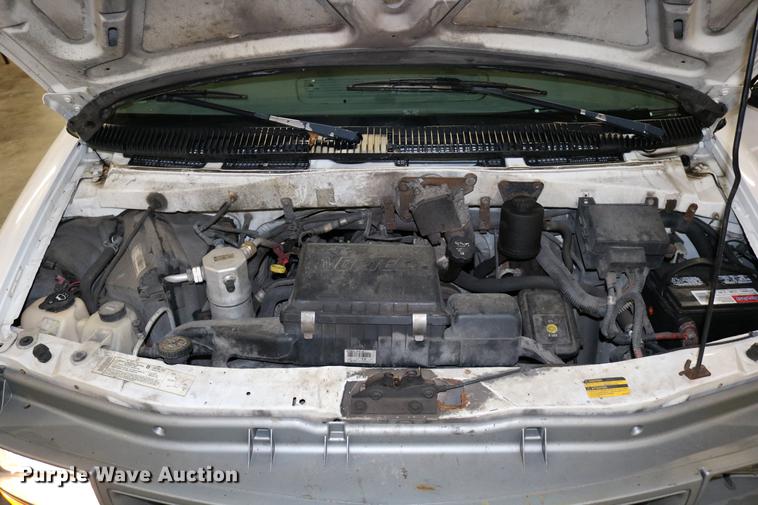 image for item DC3690 2005 GMC Safari van