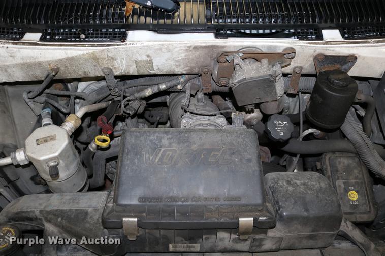 image for item DC3690 2005 GMC Safari van