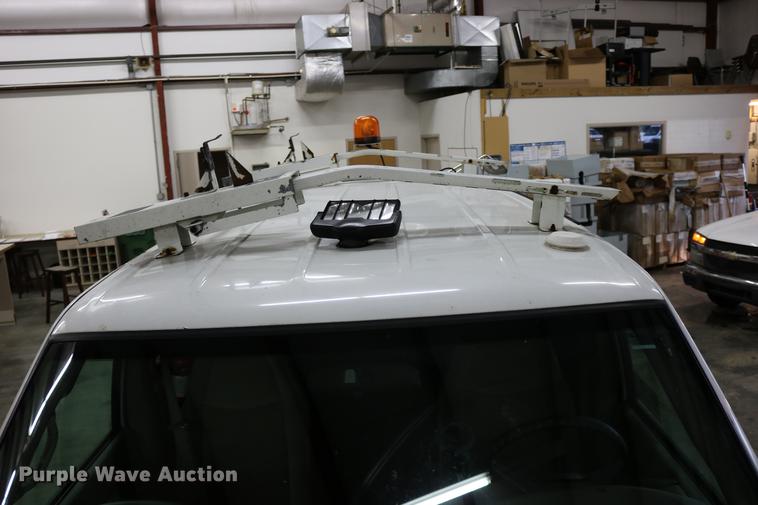 image for item DC3690 2005 GMC Safari van