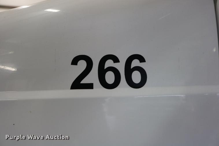 image for item DC3690 2005 GMC Safari van