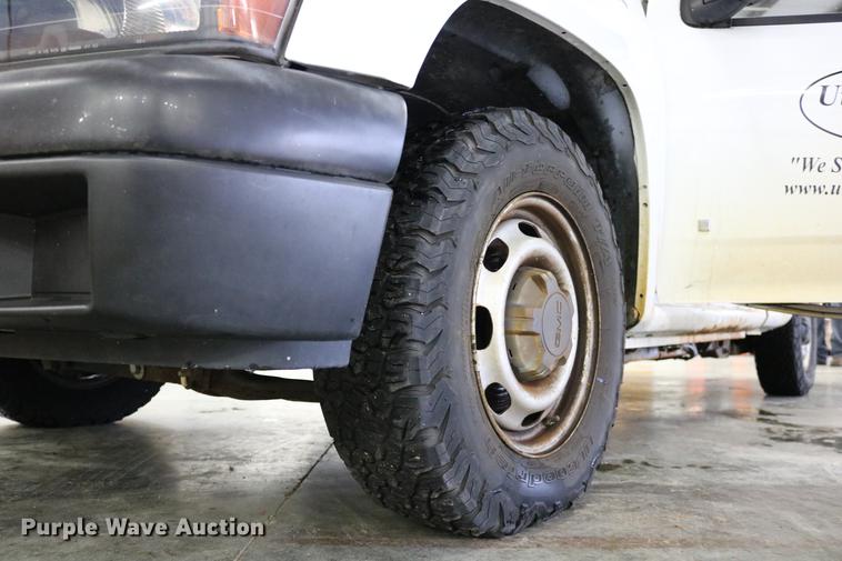 image for item DC3691 2007 GMC Canyon pickup truck