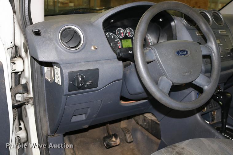 image for item DC3695 2010 Ford Transit Connect van