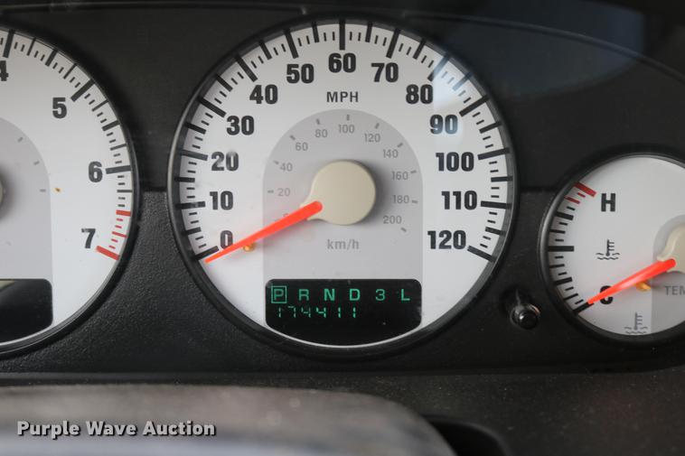 image for item DC3702 2006 Dodge Stratus