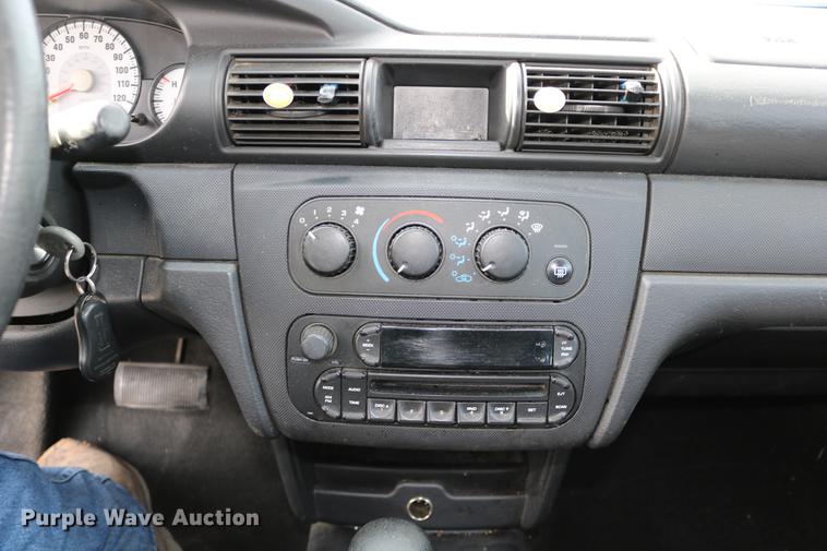 image for item DC3702 2006 Dodge Stratus
