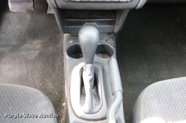 image for item DC3702 2006 Dodge Stratus