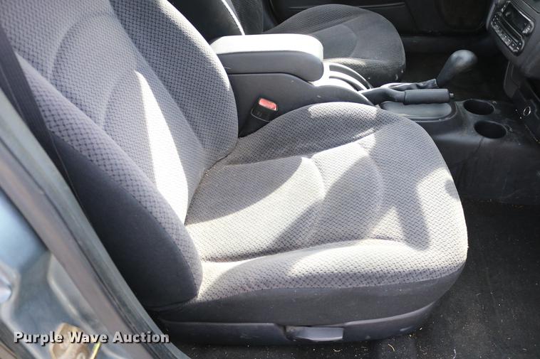 image for item DC3702 2006 Dodge Stratus