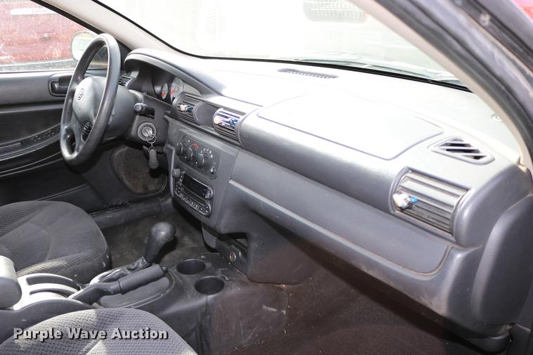 image for item DC3702 2006 Dodge Stratus