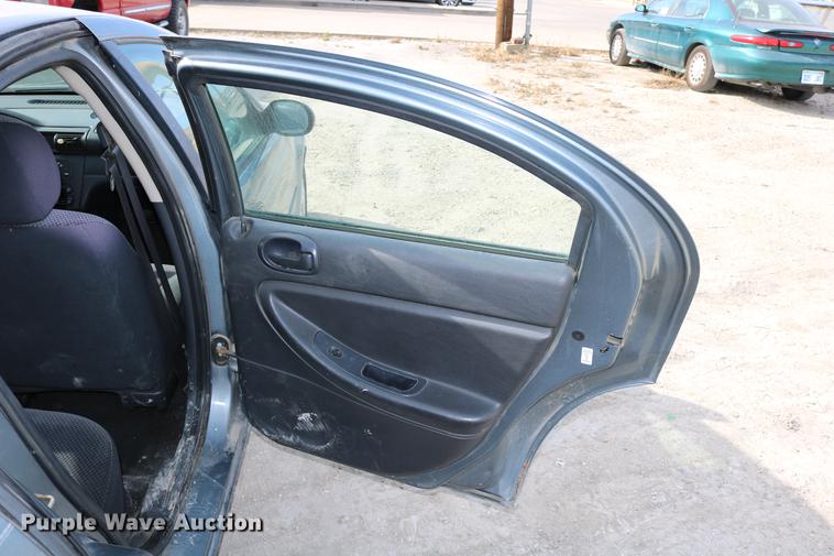 image for item DC3702 2006 Dodge Stratus