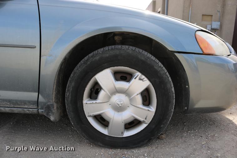 image for item DC3702 2006 Dodge Stratus
