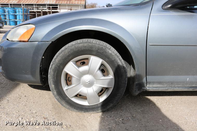 image for item DC3702 2006 Dodge Stratus
