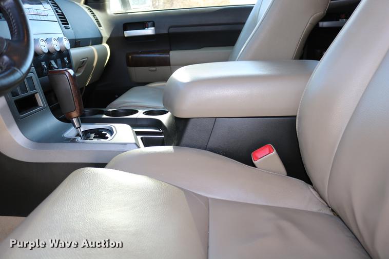 image for item DC3714 2010 Toyota Tundra Double Cab pickup truck