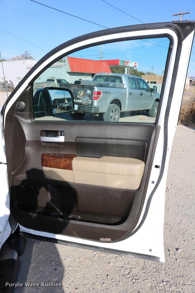 image for item DC3714 2010 Toyota Tundra Double Cab pickup truck