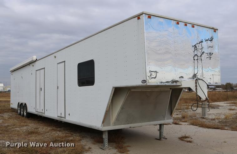 image for item DC3715 2004 enclosed cargo trailer