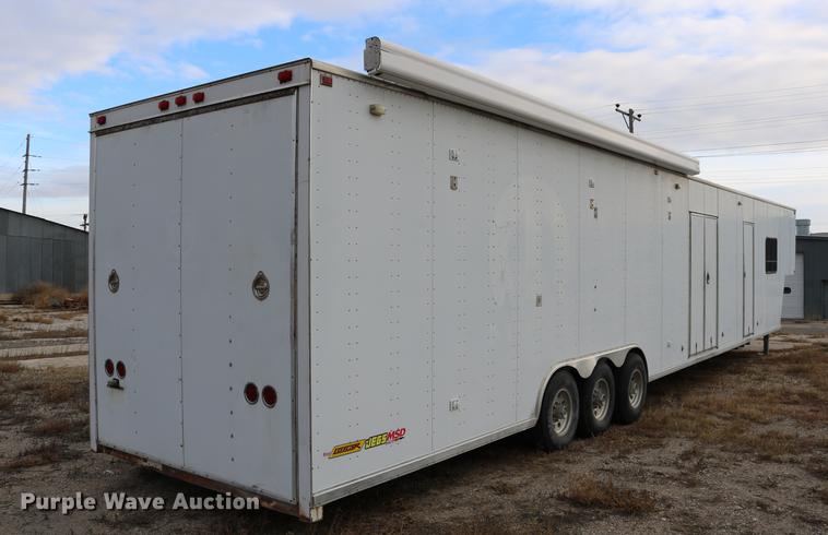 image for item DC3715 2004 enclosed cargo trailer