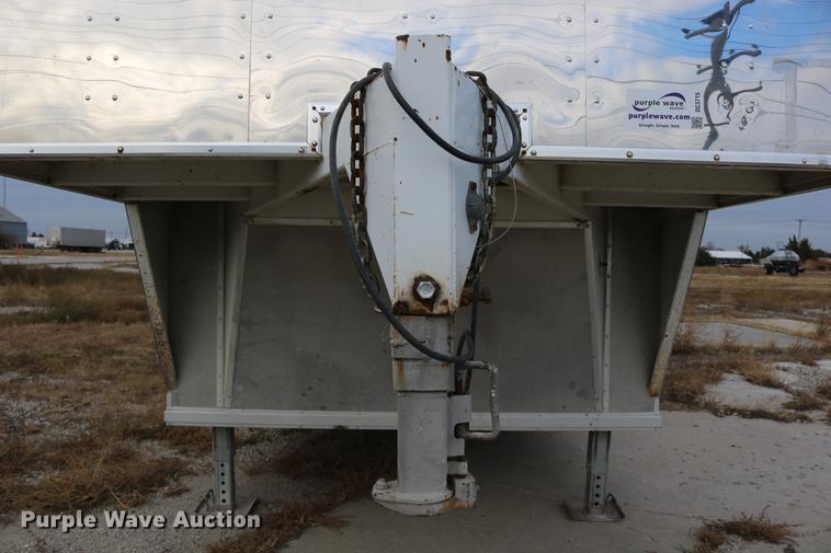 image for item DC3715 2004 enclosed cargo trailer