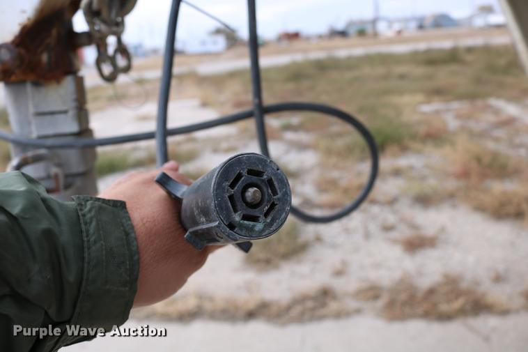 image for item DC3715 2004 enclosed cargo trailer