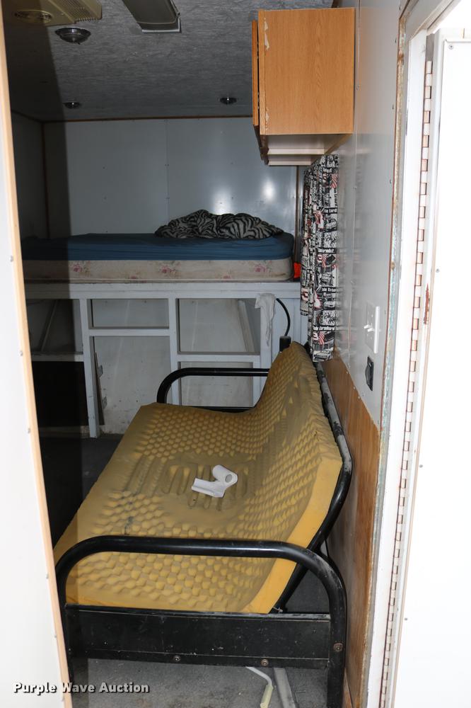 image for item DC3715 2004 enclosed cargo trailer