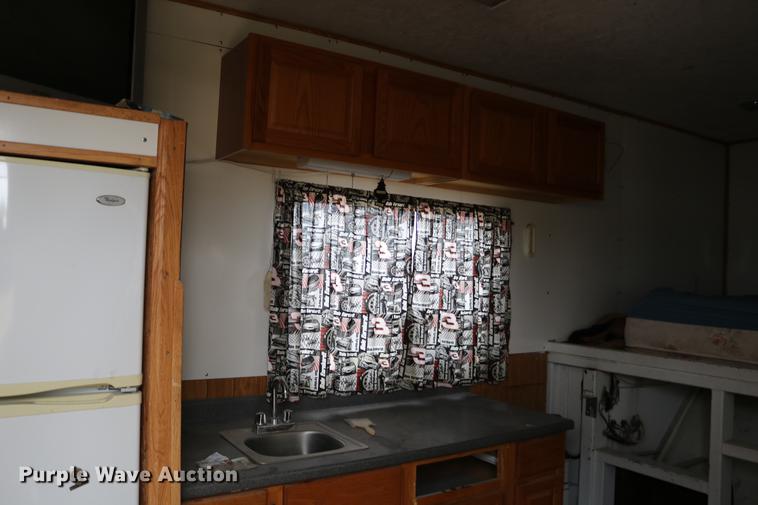 image for item DC3715 2004 enclosed cargo trailer