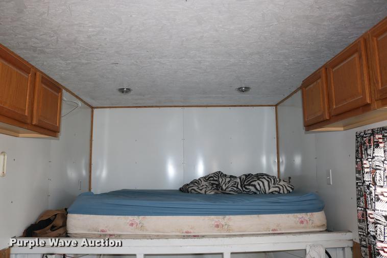 image for item DC3715 2004 enclosed cargo trailer