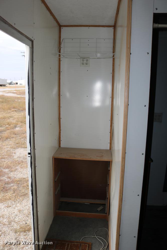 image for item DC3715 2004 enclosed cargo trailer