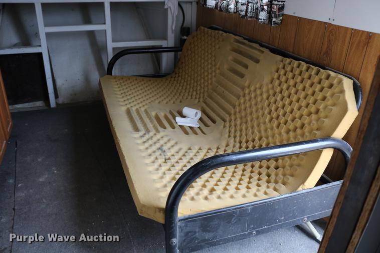 image for item DC3715 2004 enclosed cargo trailer