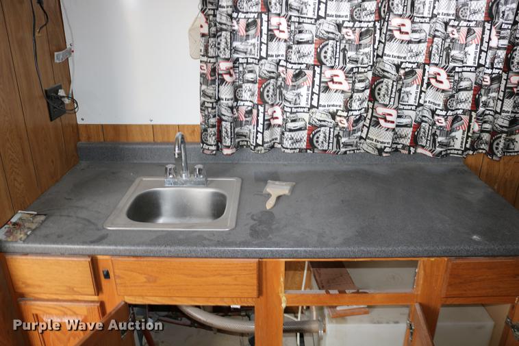 image for item DC3715 2004 enclosed cargo trailer