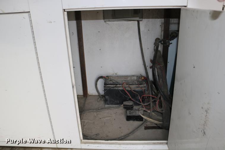 image for item DC3715 2004 enclosed cargo trailer