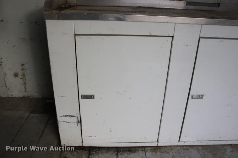 image for item DC3715 2004 enclosed cargo trailer