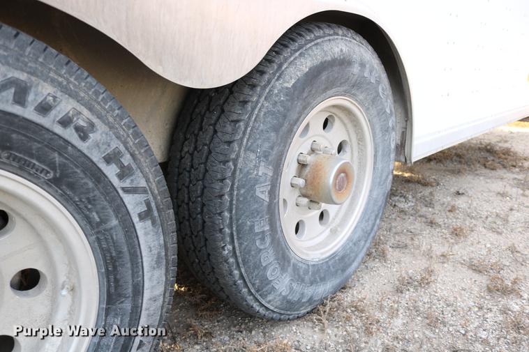 image for item DC3715 2004 enclosed cargo trailer