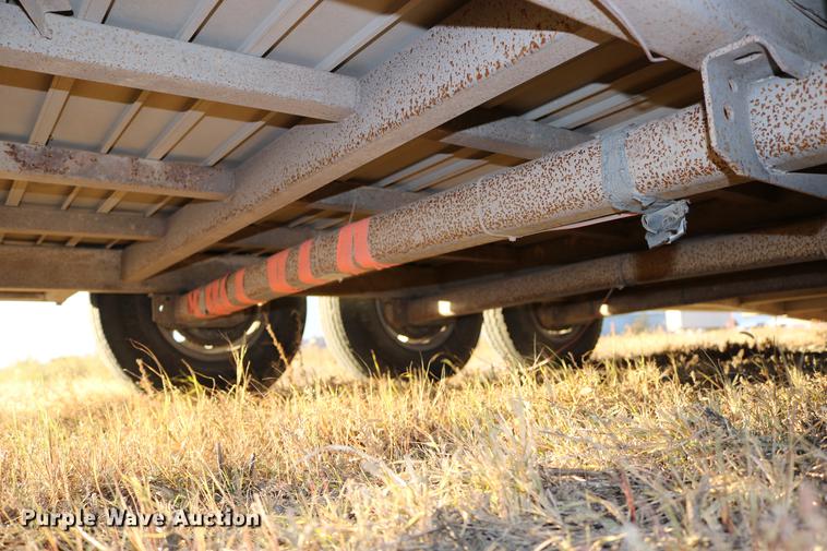 image for item DC3715 2004 enclosed cargo trailer