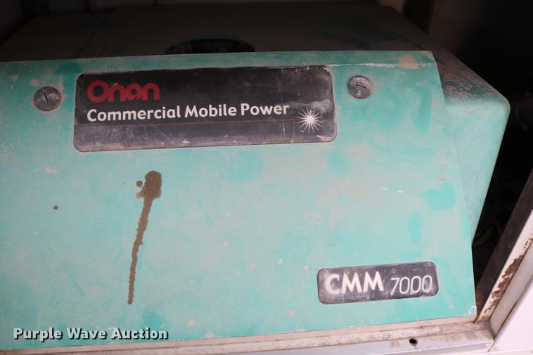 image for item DC3715 2004 enclosed cargo trailer