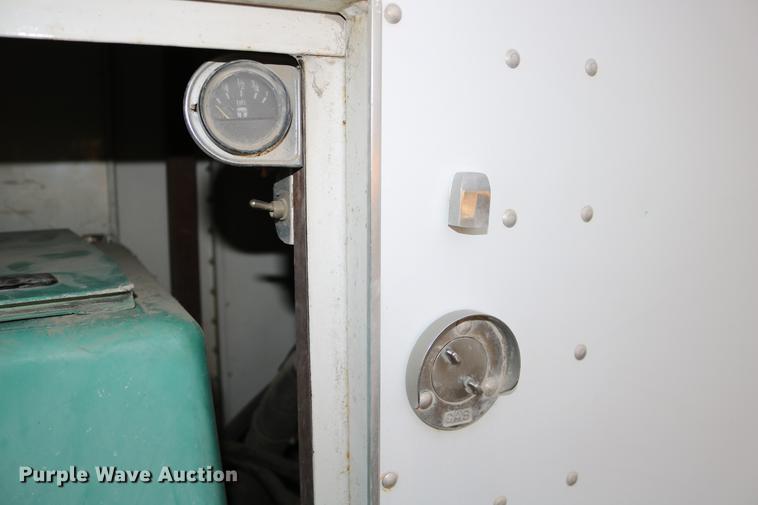 image for item DC3715 2004 enclosed cargo trailer