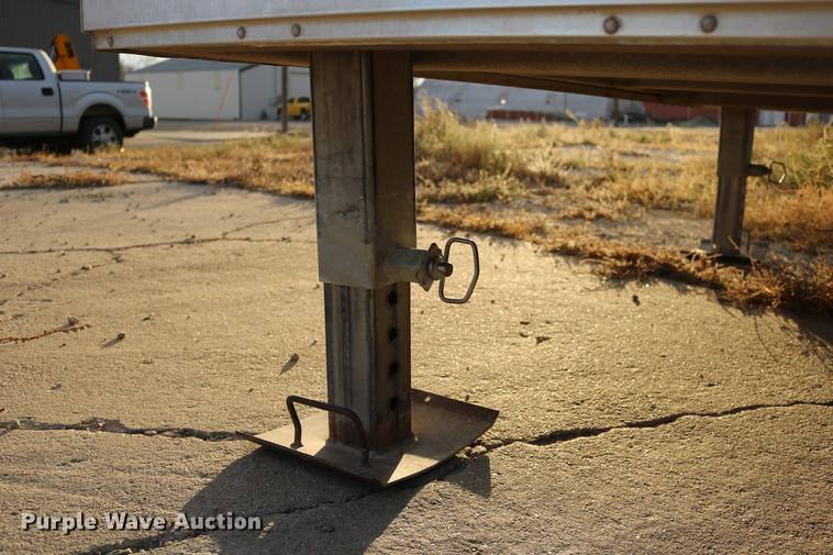 image for item DC3715 2004 enclosed cargo trailer