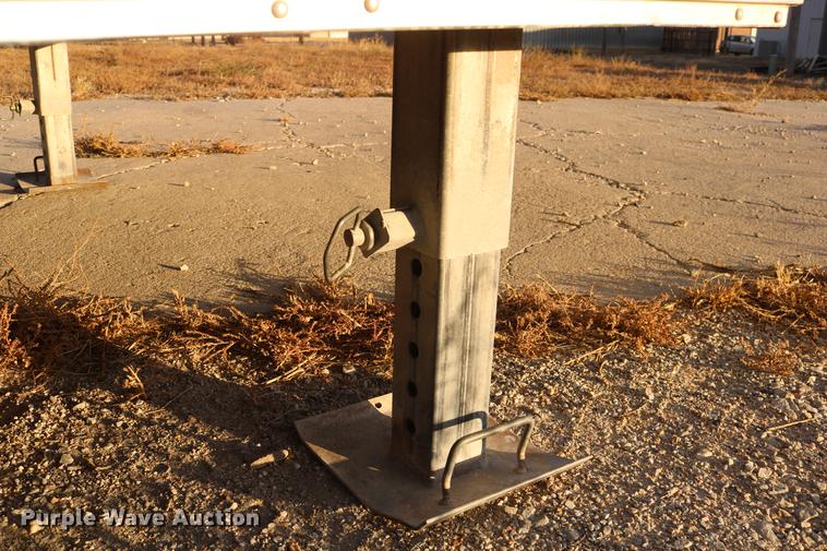 image for item DC3715 2004 enclosed cargo trailer