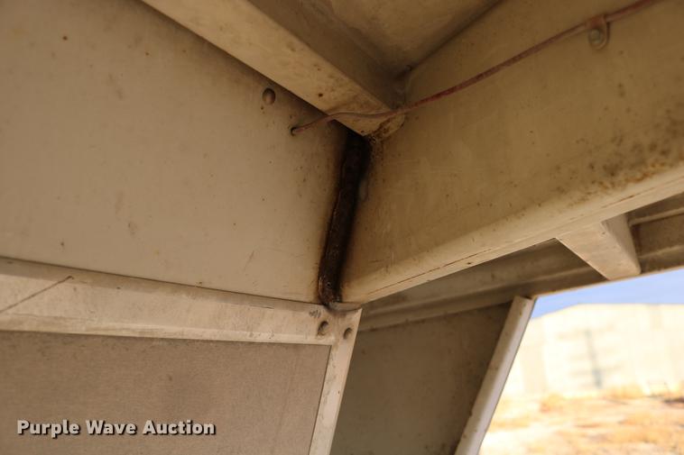 image for item DC3715 2004 enclosed cargo trailer