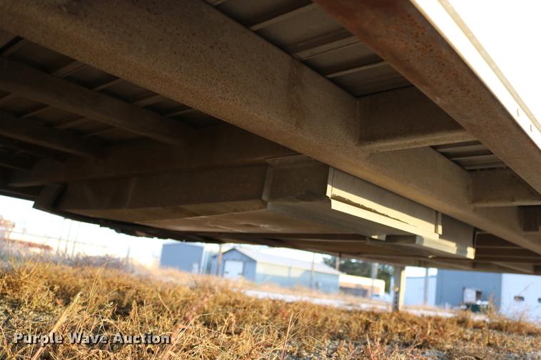 image for item DC3715 2004 enclosed cargo trailer