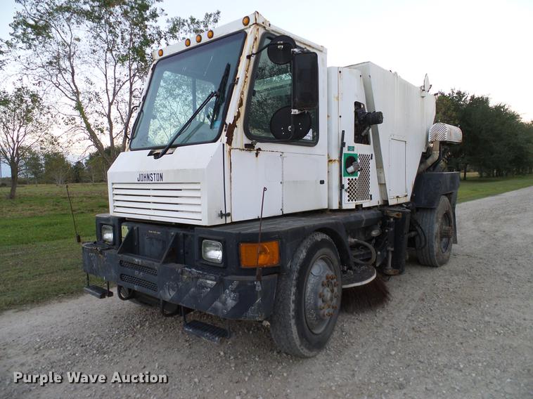 image for item DC7950 2003 Johnston 4000 street sweeper