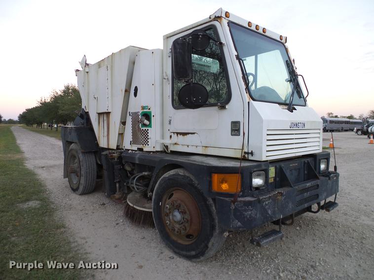 image for item DC7950 2003 Johnston 4000 street sweeper