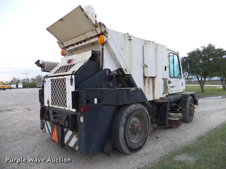 image for item DC7950 2003 Johnston 4000 street sweeper