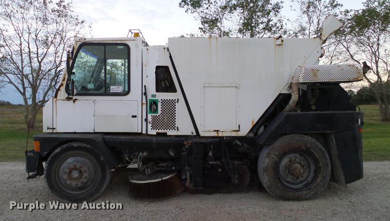 image for item DC7950 2003 Johnston 4000 street sweeper