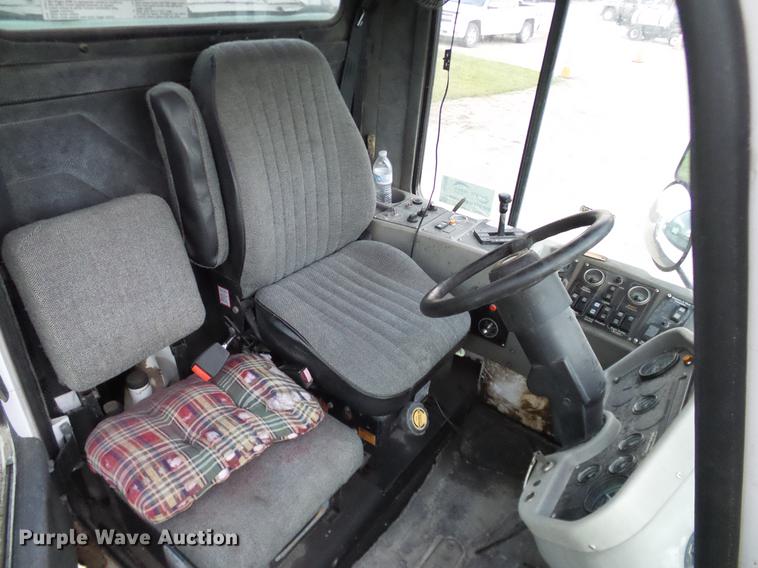 image for item DC7950 2003 Johnston 4000 street sweeper