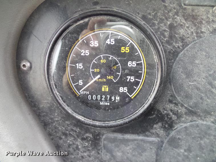 image for item DC7950 2003 Johnston 4000 street sweeper