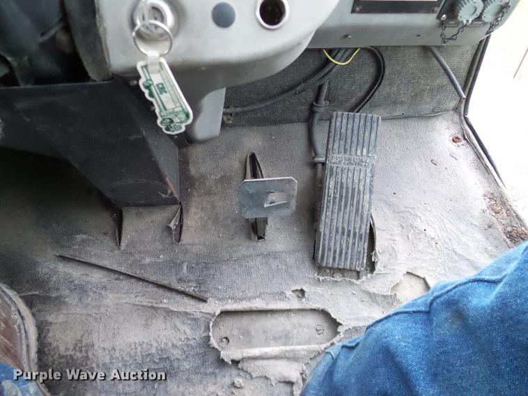 image for item DC7950 2003 Johnston 4000 street sweeper