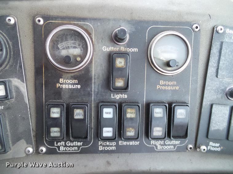 image for item DC7950 2003 Johnston 4000 street sweeper