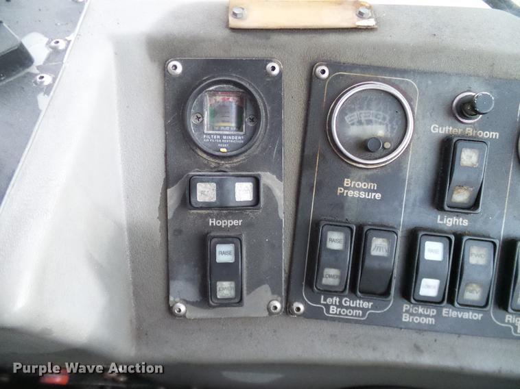 image for item DC7950 2003 Johnston 4000 street sweeper