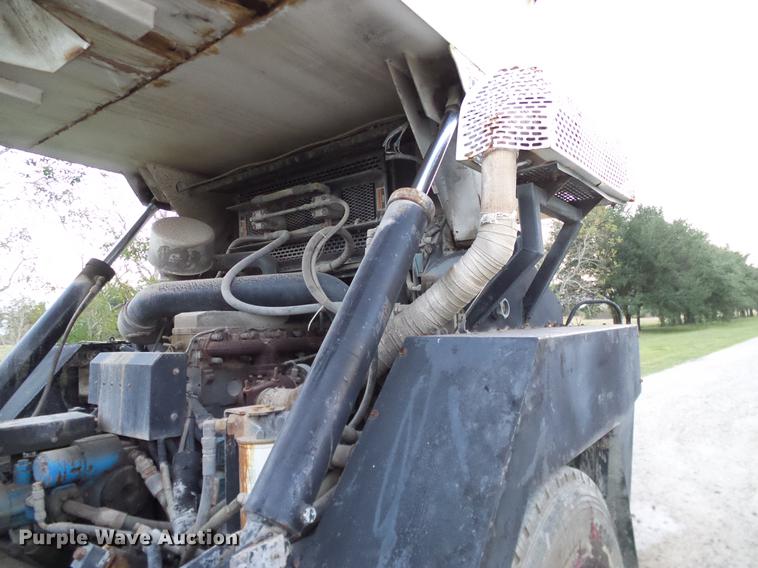 image for item DC7950 2003 Johnston 4000 street sweeper